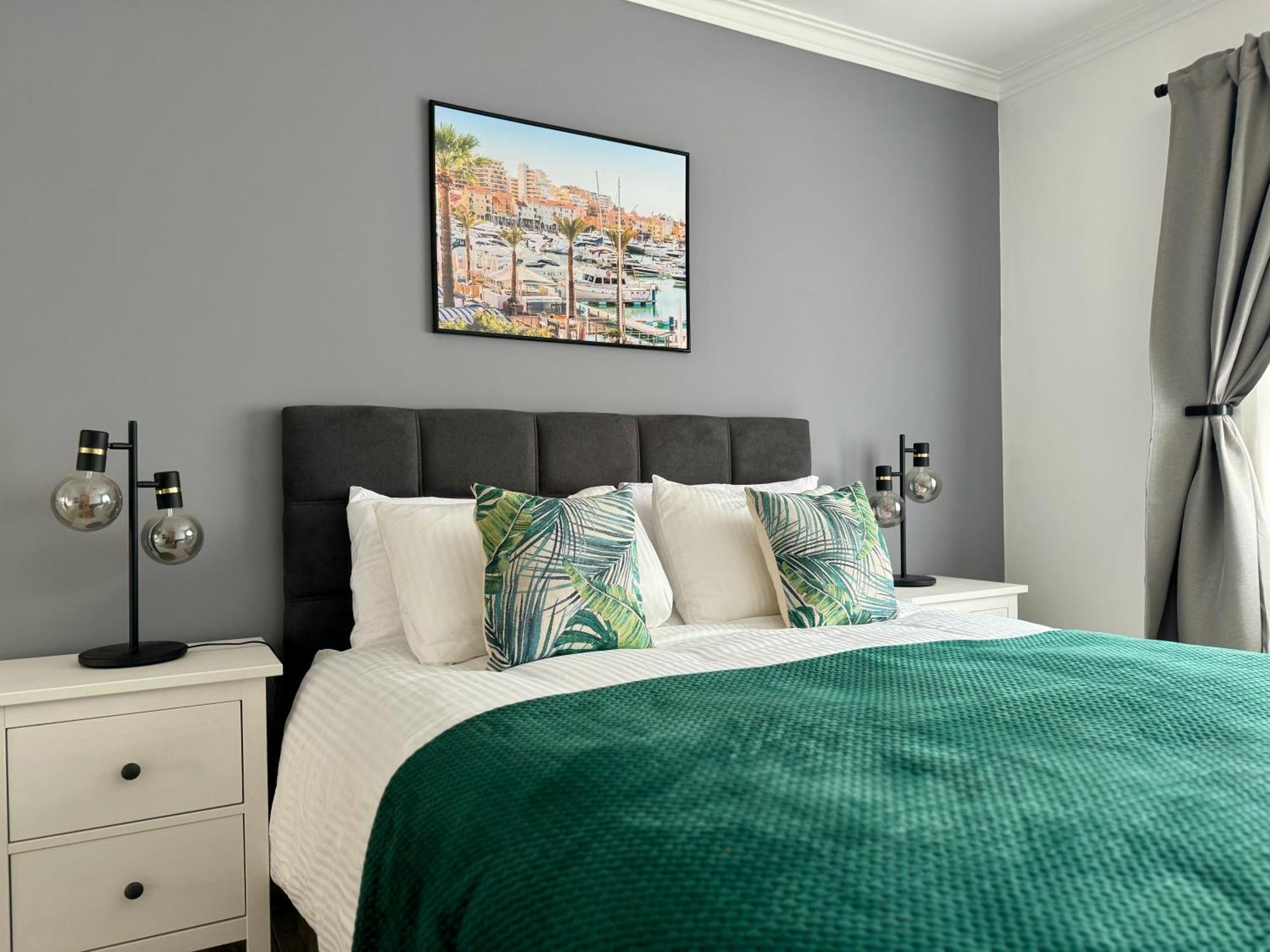 Princess Retreat Beautiful Modern Aprt 2 Min Walk From Quarteira Beach Exterior foto