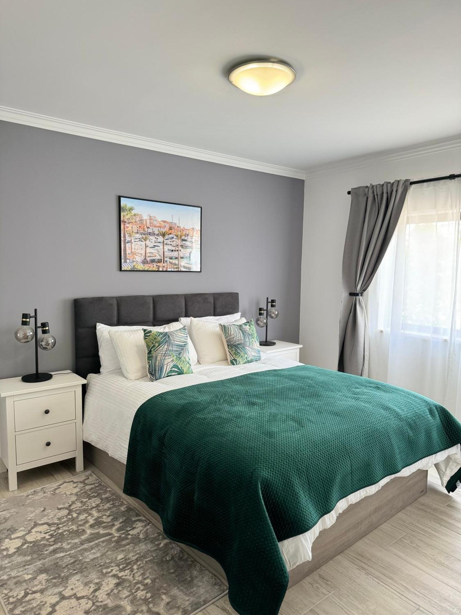 Princess Retreat Beautiful Modern Aprt 2 Min Walk From Quarteira Beach Exterior foto